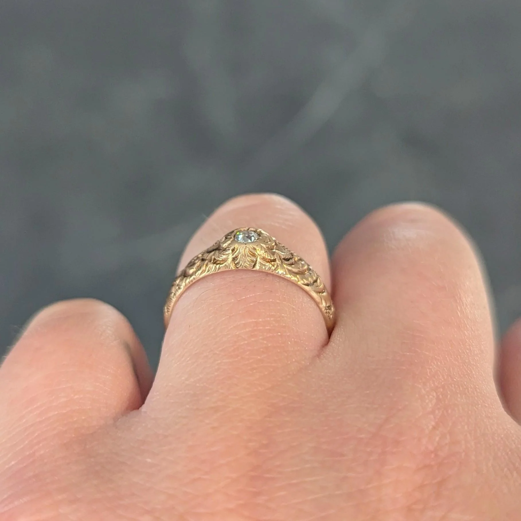 Victorian Diamond 14 Karat Yellow Gold Scrolling Feather Antique Band Ring - Image 12
