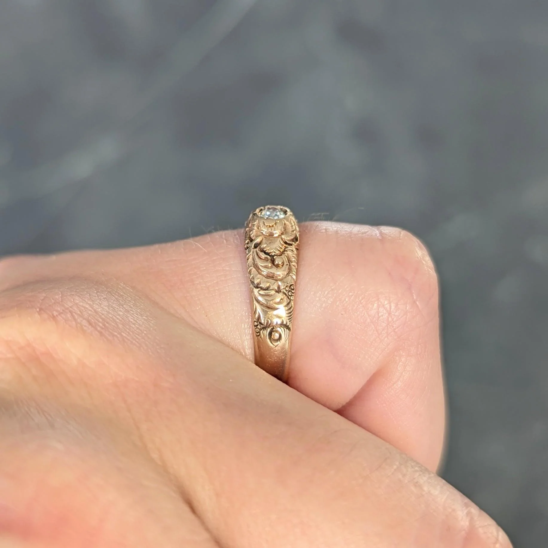 Victorian Diamond 14 Karat Yellow Gold Scrolling Feather Antique Band Ring - Image 13