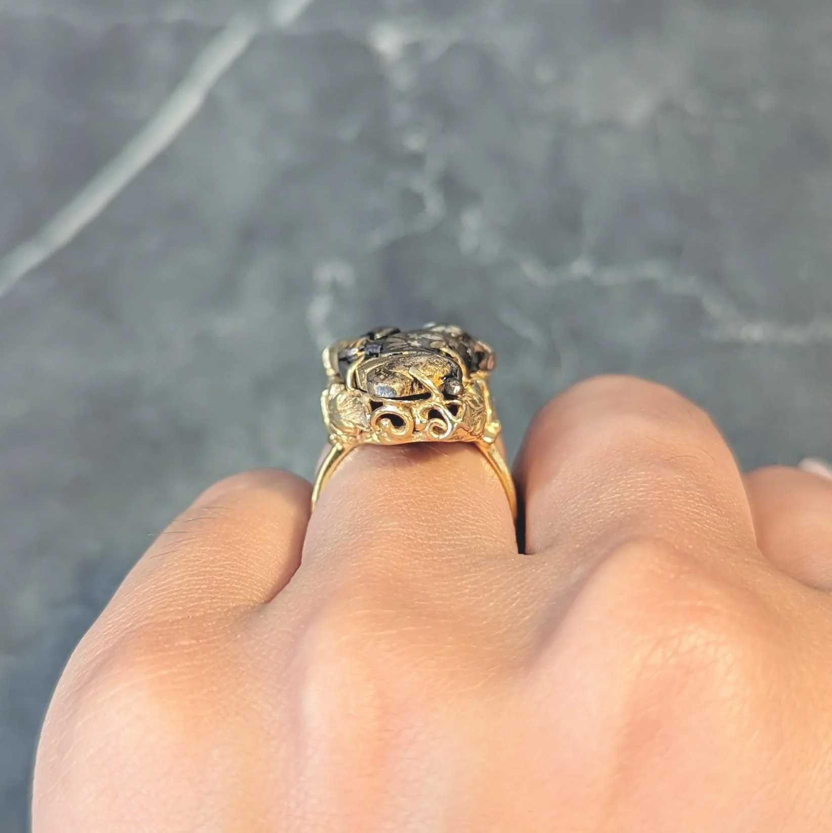 Victorian Japanese Shakudo 14 Karat Yellow Gold Lounging Man Antique Ring - Image 16