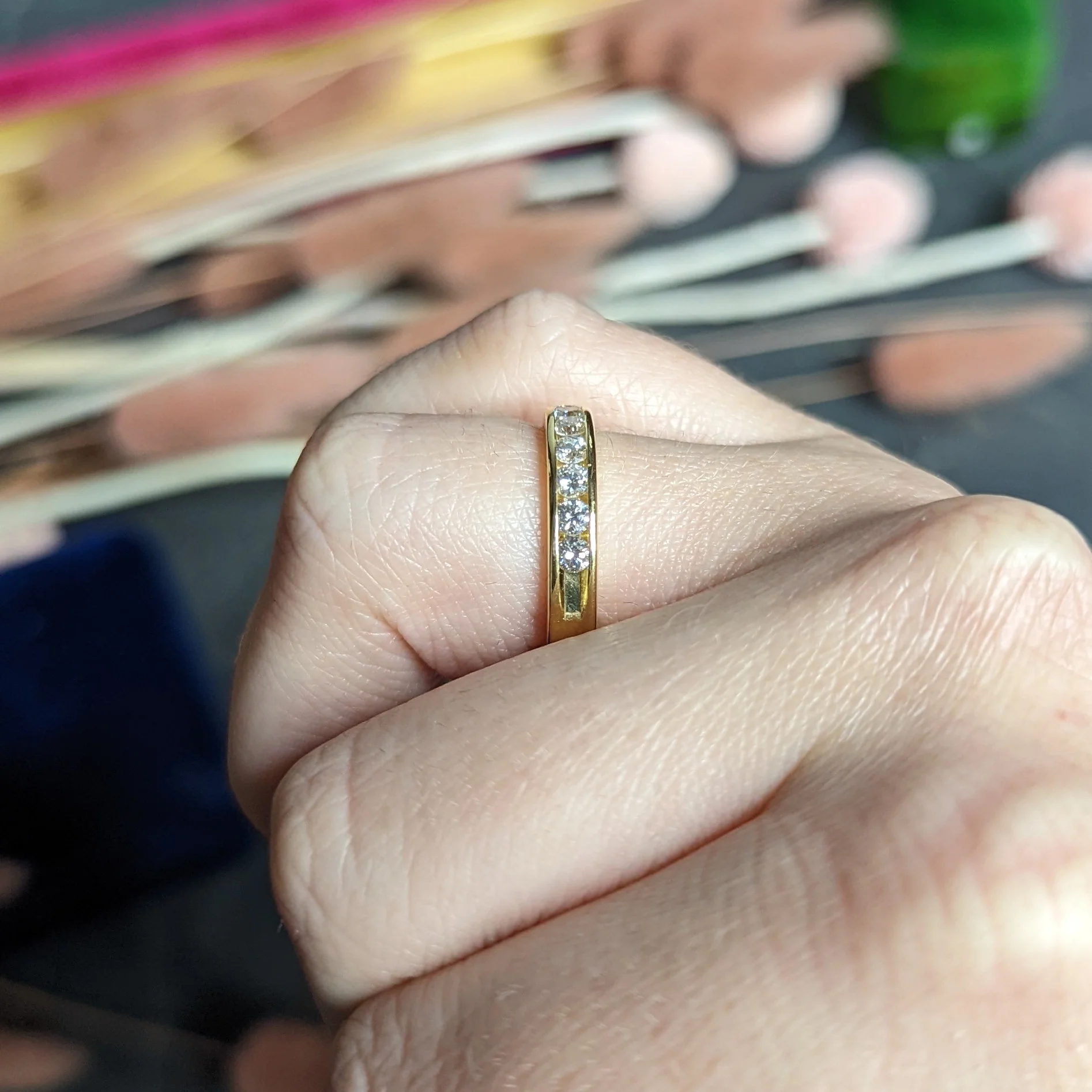 Vintage 0.50 CTW Diamond 18 Karat Yellow Gold Unisex Channel Band Ring - Image 10