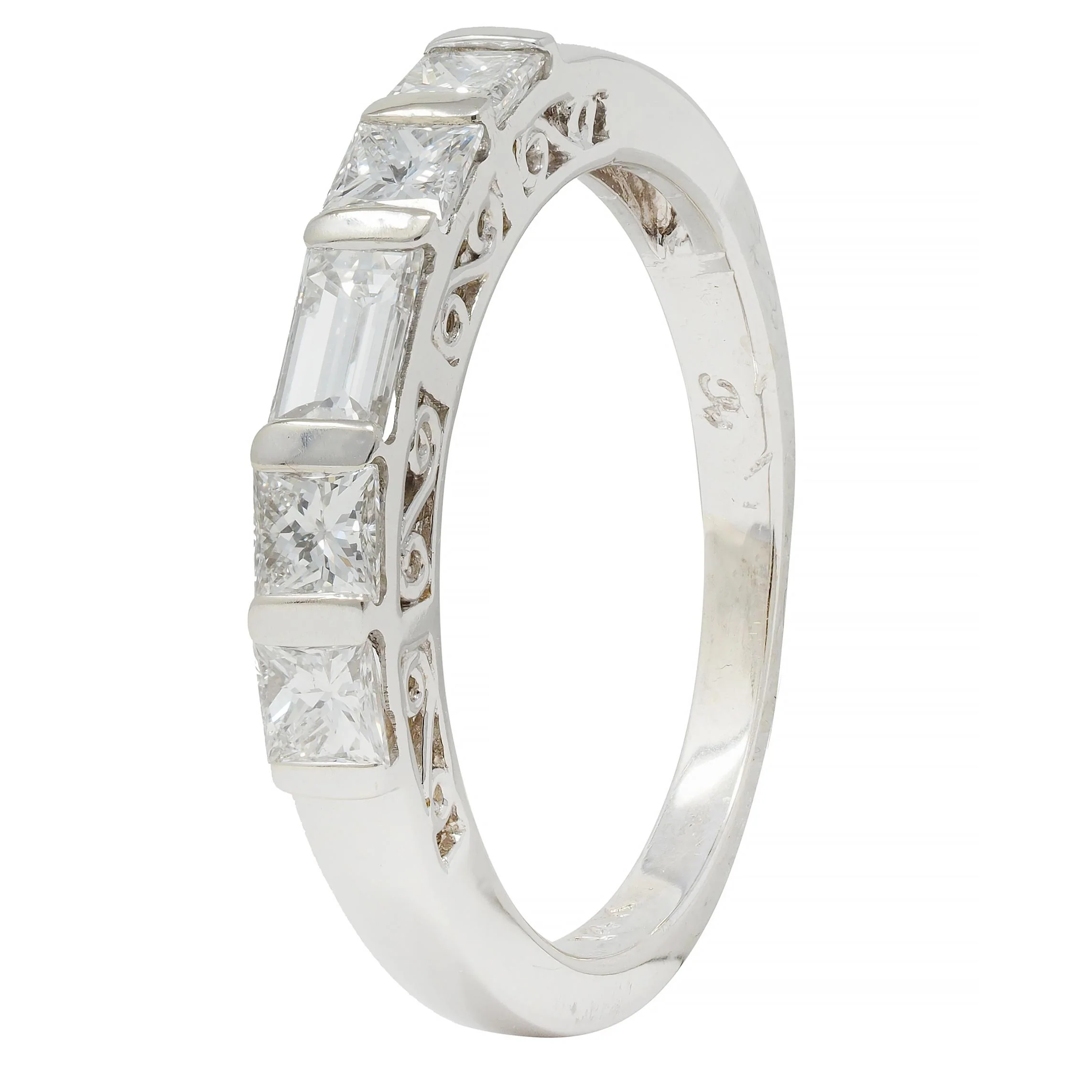 Vintage 0.50 CTW Princess Cut Diamond 14 Karat Gold Scroll Wedding Band Ring - Image 9