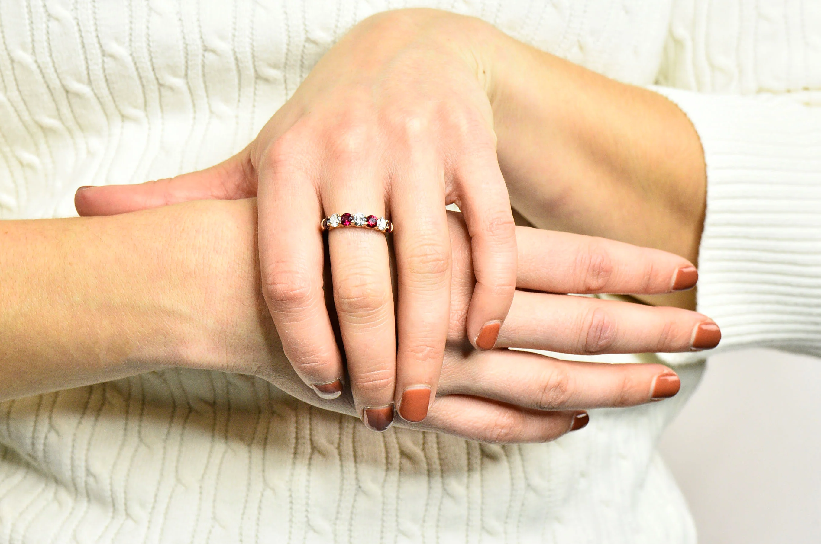 Vintage 1.92 CTW Diamond Ruby 18 Karat Rose Gold Band Ring - Image 12