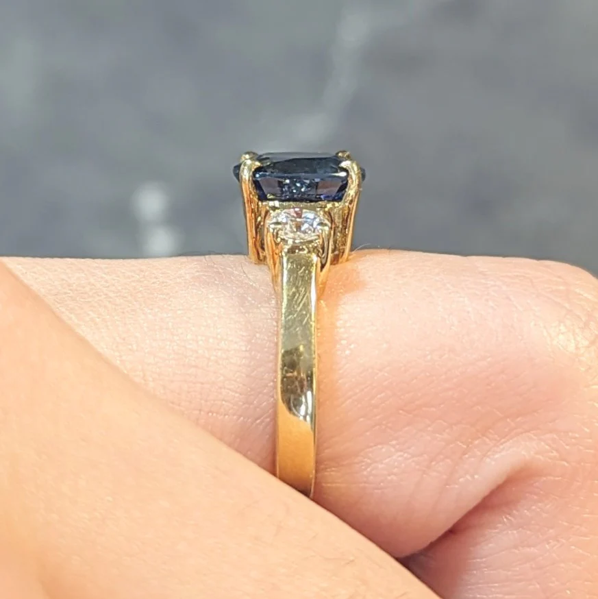 Vintage 2.32 CTW Sapphire Diamond 18 Karat Yellow Gold Three Stone Ring GIA - Image 16