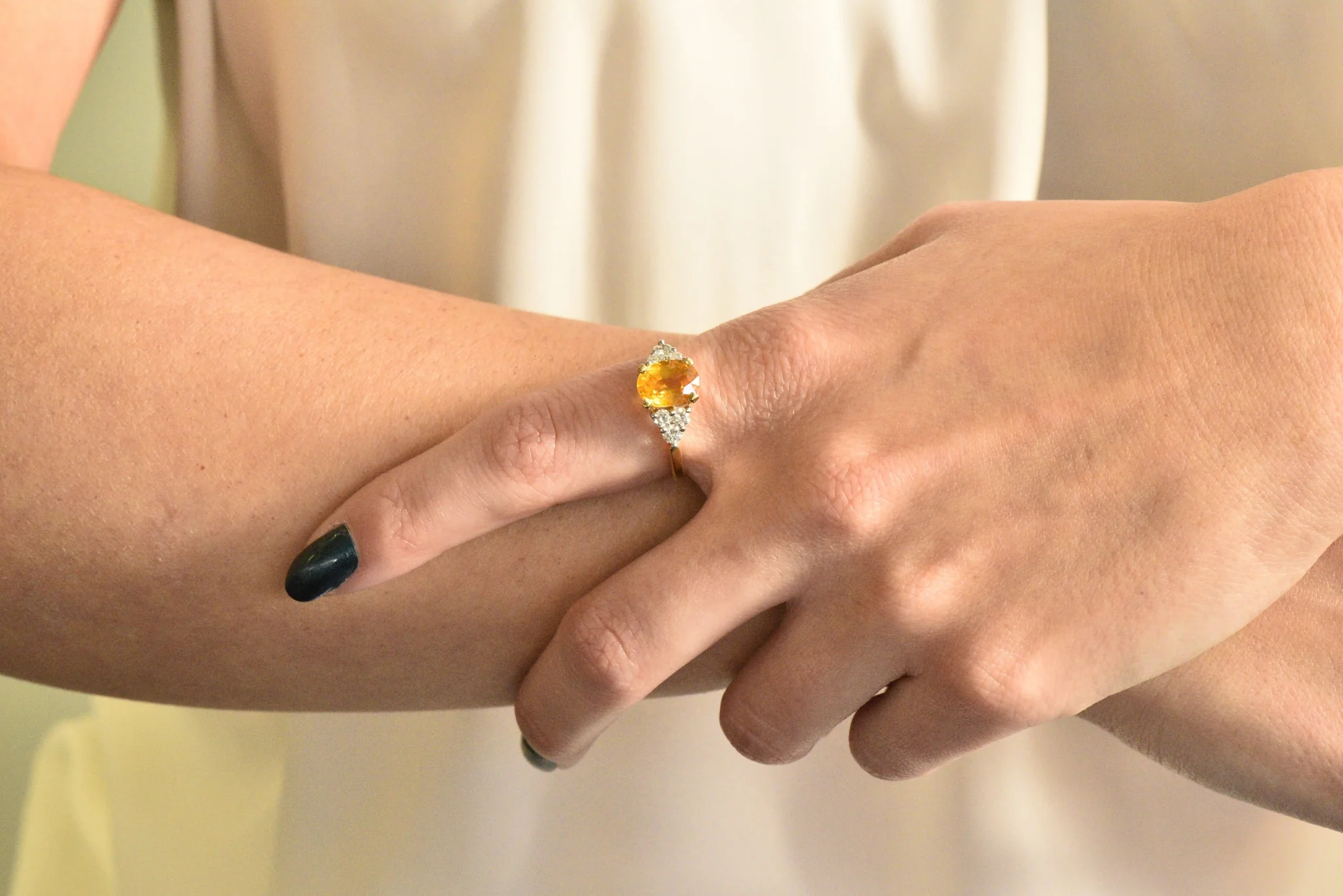 Vintage 3.30 CTW Orange Sapphire Diamond Platinum 18 Karat Gold Ring - Image 9