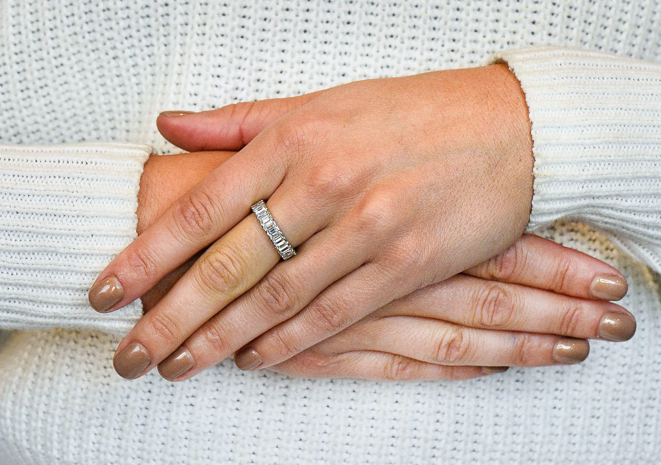 Vintage 3.80 CTW Diamond Platinum Eternity Band Ring - Image 6