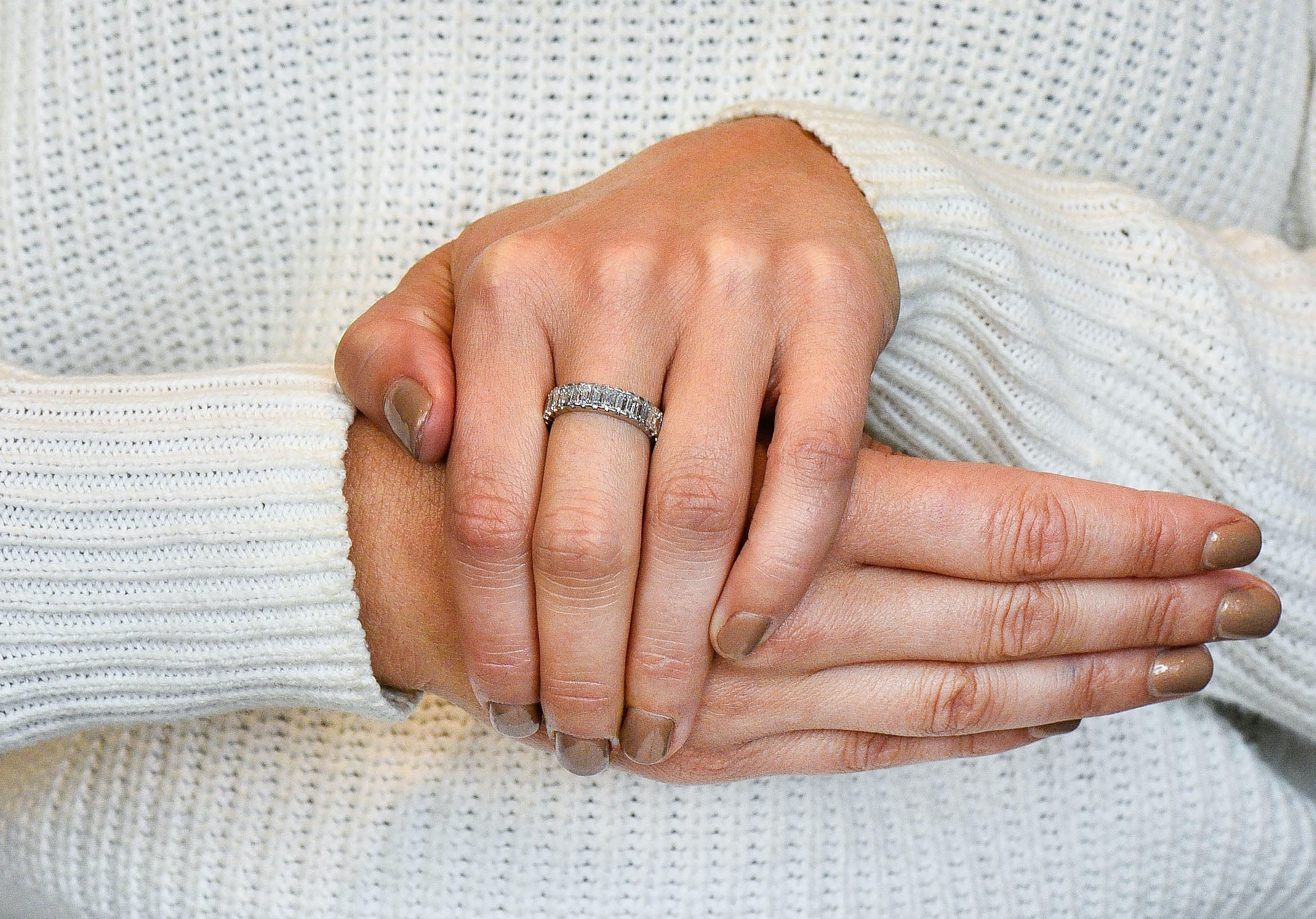 Vintage 3.80 CTW Diamond Platinum Eternity Band Ring - Image 8