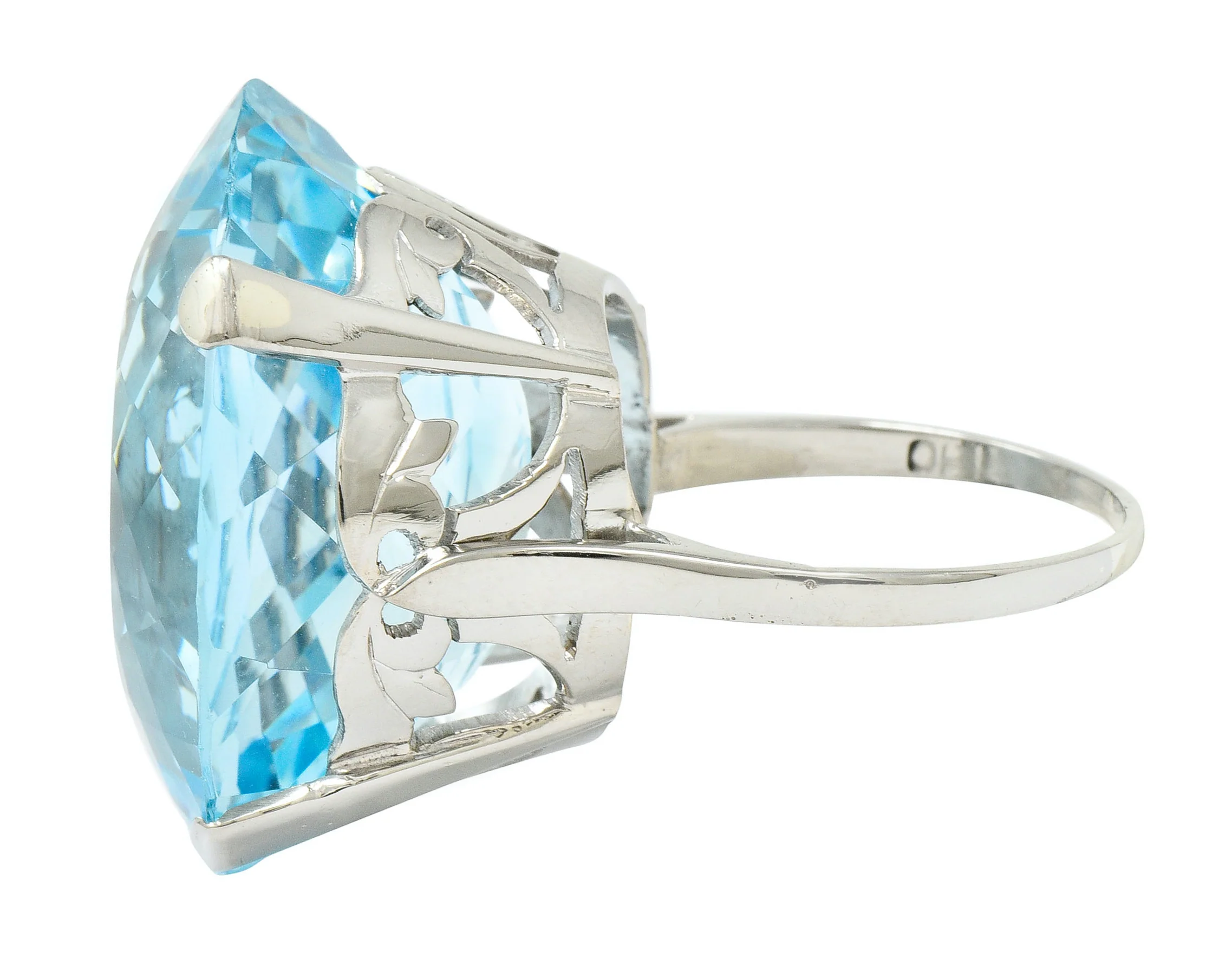 Vintage 39.48 CTW Aquamarine 18 Karat White Gold Statement Ring - Image 5