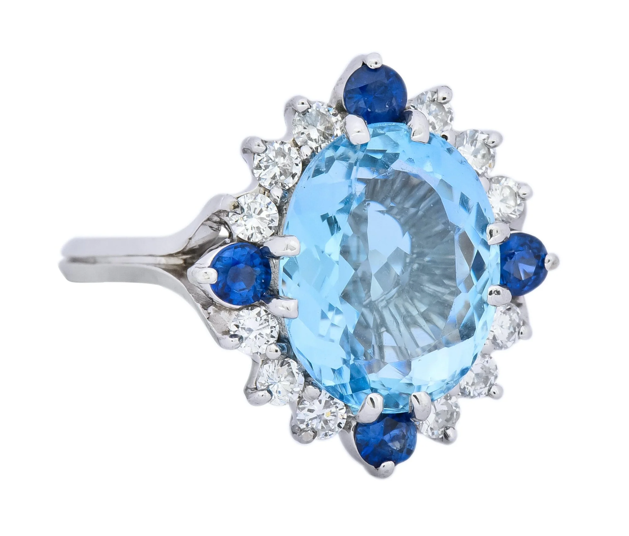 Vintage 4.14 CTW Aquamarine Diamond Sapphire 18 Karat White Gold Cluster Ring - Image 2