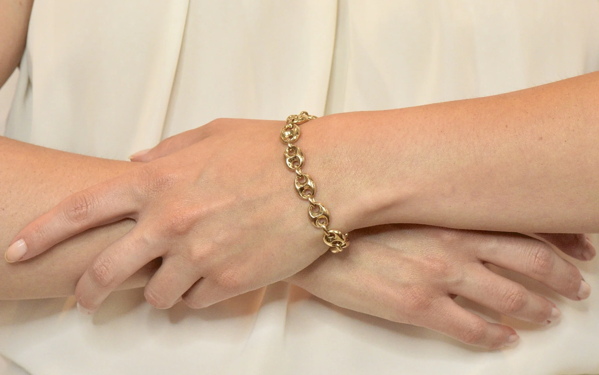 Vintage Fancy 18 Karat Gold Anchor Unisex Bracelet - Image 6