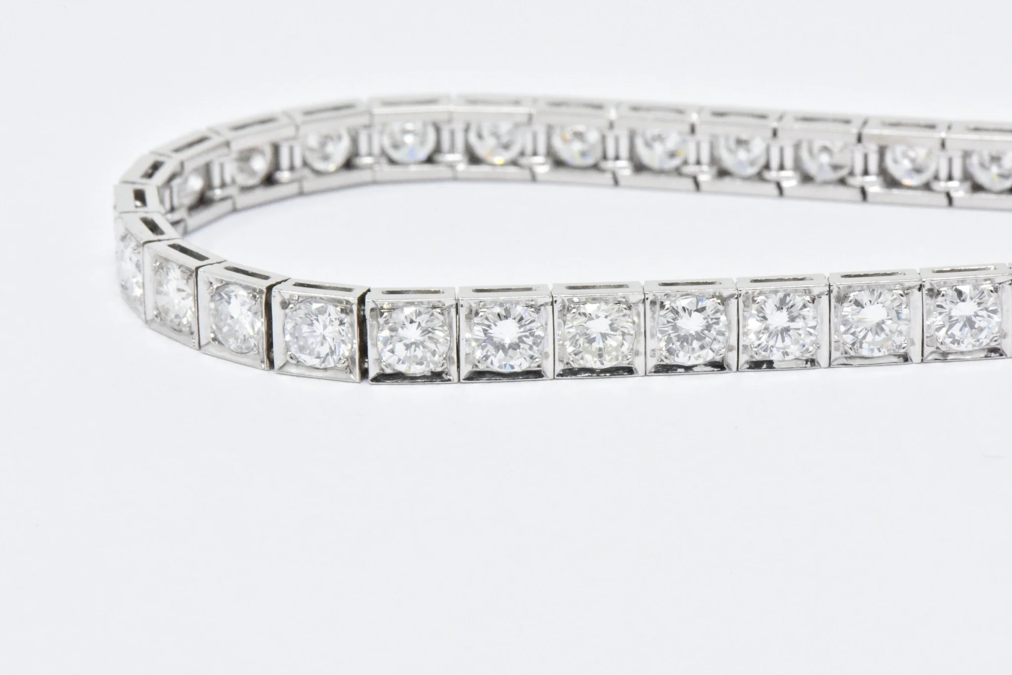 Waslikoff 7.20 Carat Diamond & Platinum Line Tennis Bracelet - Image 2