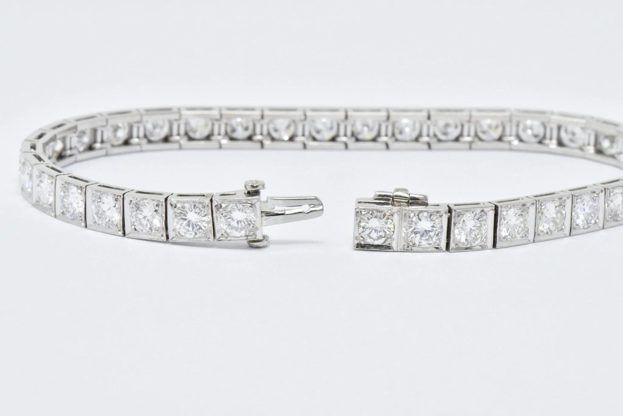 Waslikoff 7.20 Carat Diamond & Platinum Line Tennis Bracelet - Image 6